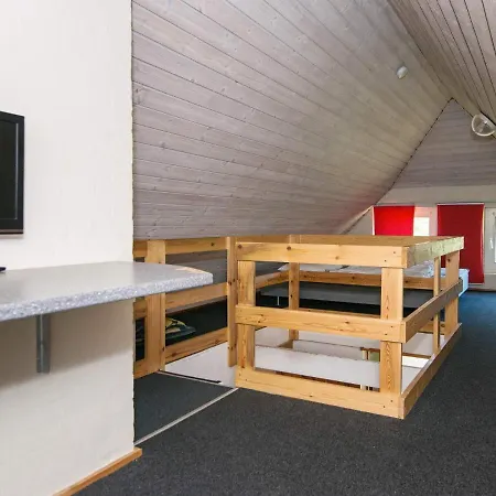 16 Person Holiday In בית נופש