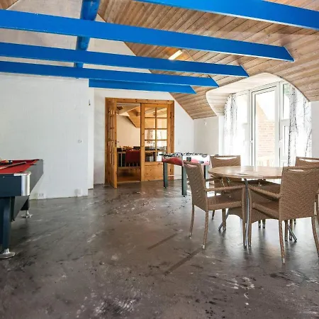 16 Person Holiday In בית נופש *
